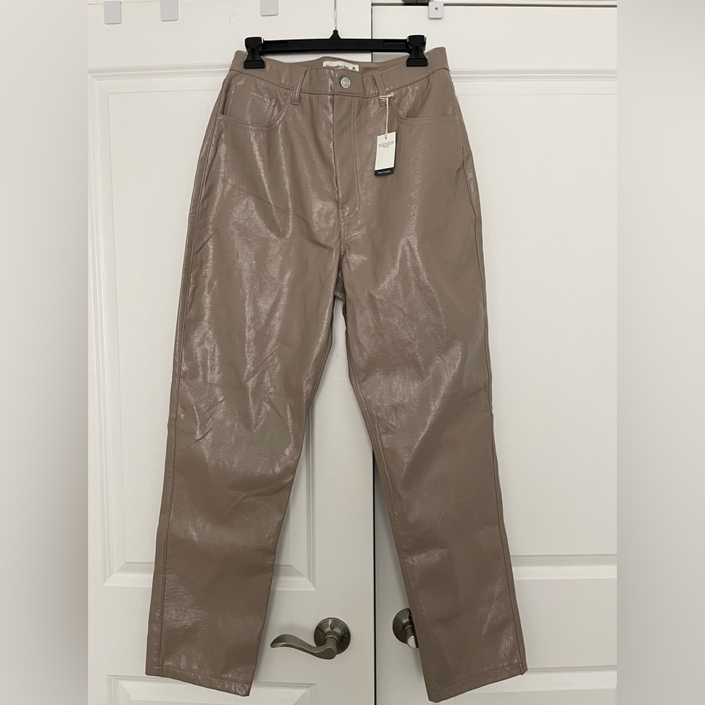 Abercrombie & Fitch Vegan Leather Beige 90s Straight High Rise Pant | Size 30
